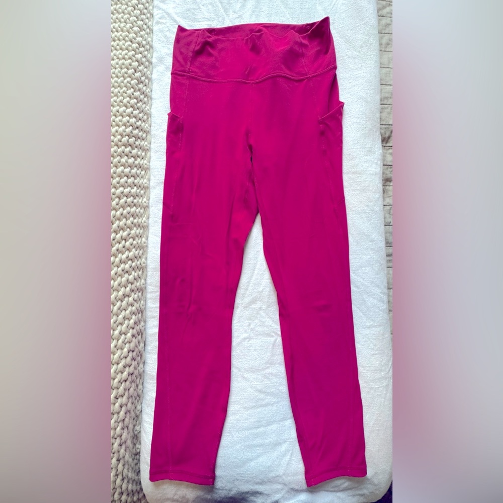 Fabletics PureLuxe leggings with pockets. Good used condition. Size M.